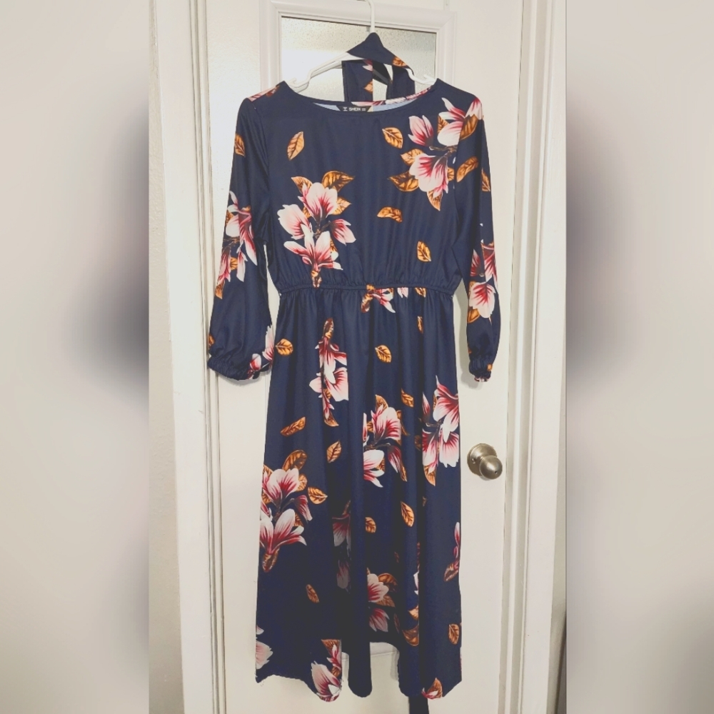 Navy Blue floral dress Size M SHEIN